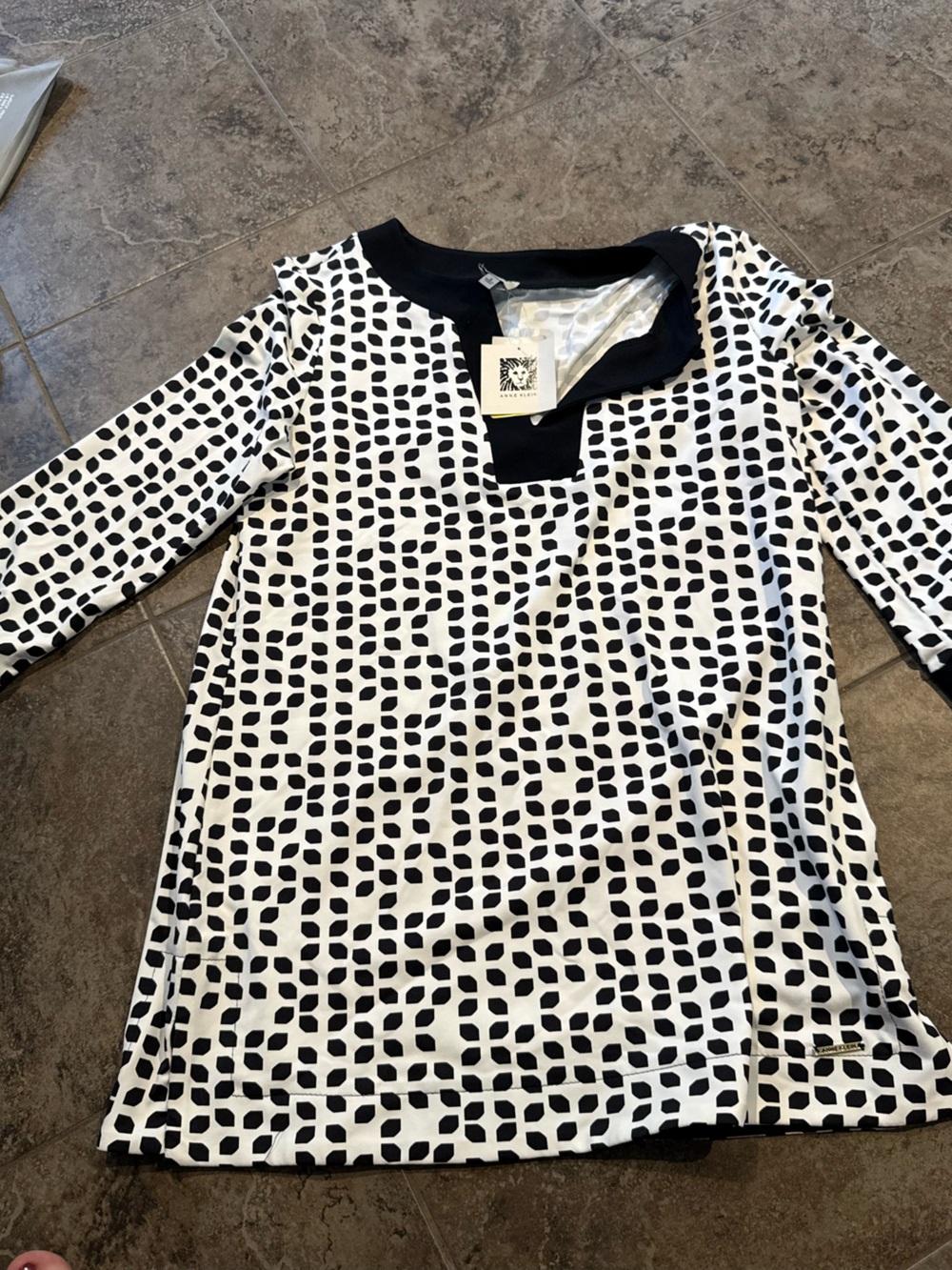 🥦 Anne Klein Black & White Geometric Tunic Top